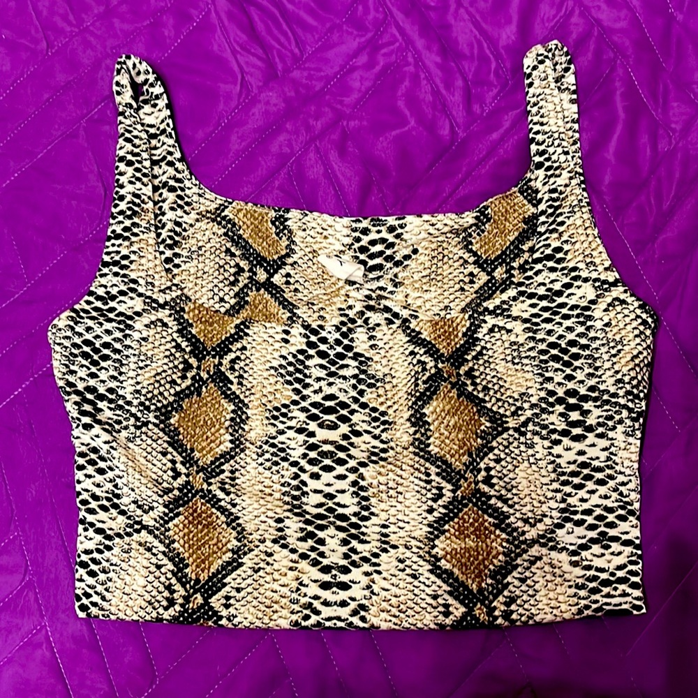 Crop top